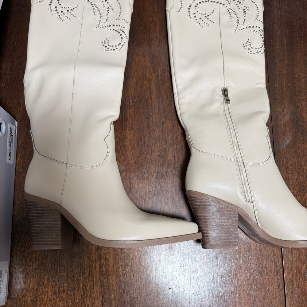Chic Cream Heeled Boots